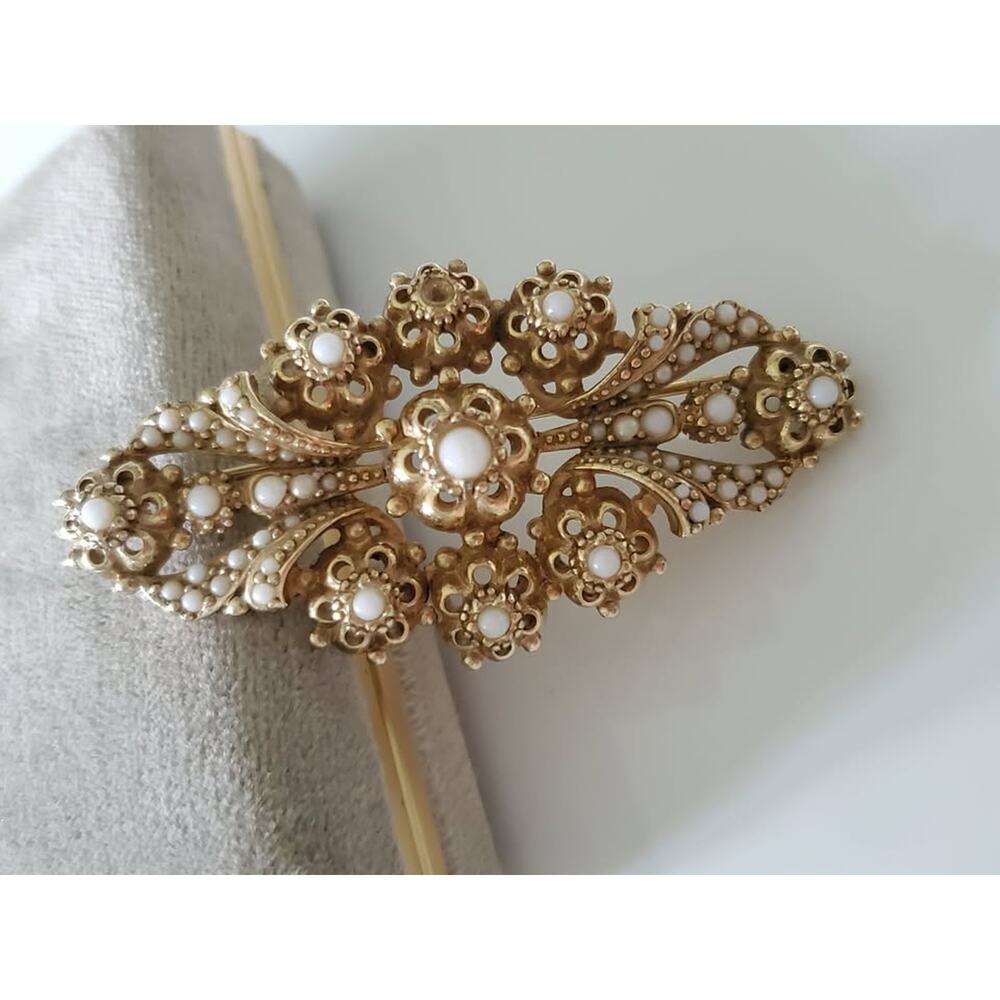Vintage Ciner Brooch